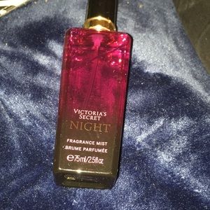 Victoria’s secret NIGHT fragrance brume perfumée